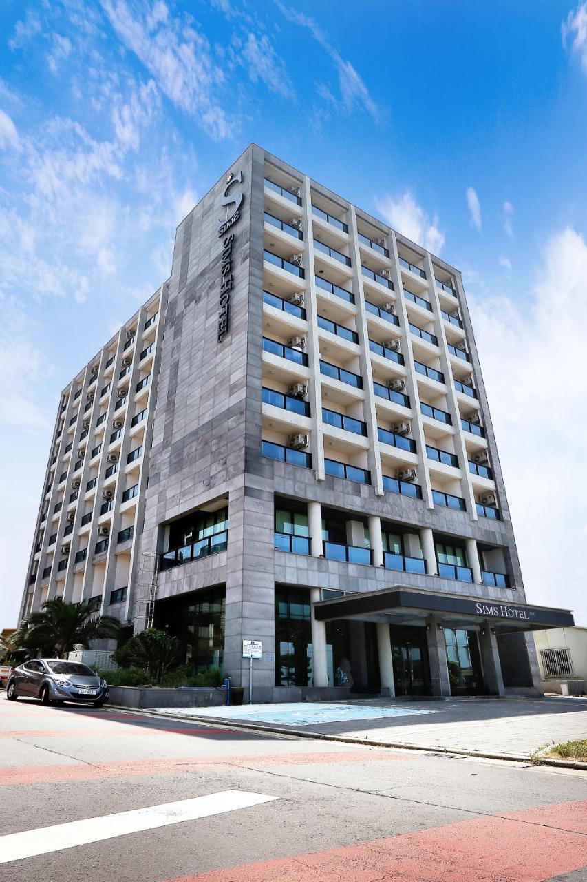 Sims Hotel Jeju Exterior foto